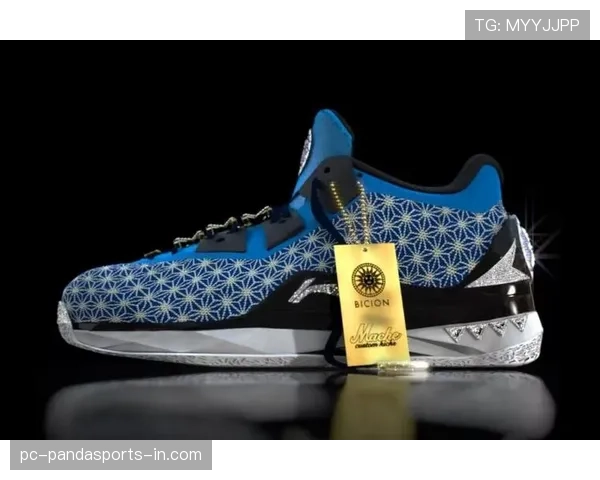 杨力维比赛后直接去买了双限量鞋，平时都是运动鞋，这次奢侈得有点吓人